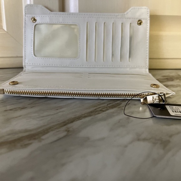 SOLD NWT Badgley Mischka White Quilted Long Cardholder Wallet NWT Vegan Leather - Picture 6 of 11